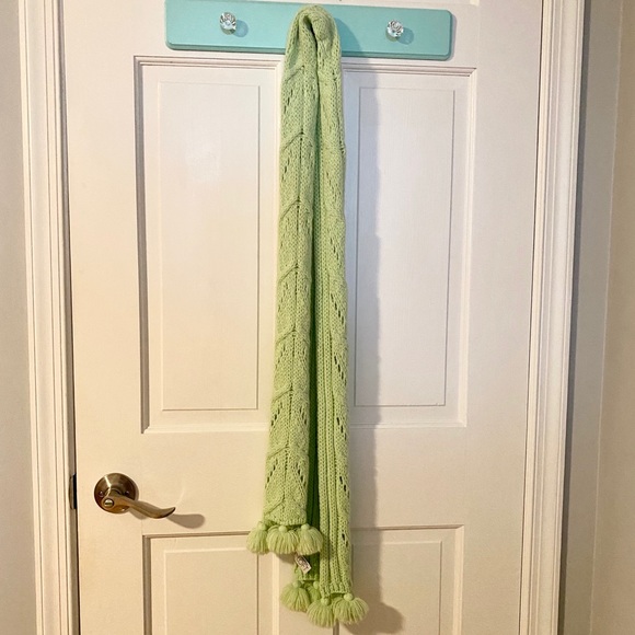 Scarf - Picture 1 of 2